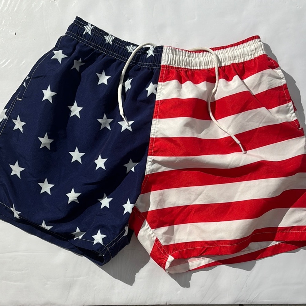 Uzzi Amphibious Gear Men’s Patriotic Stars and Stripes Swim Shorts Size Large